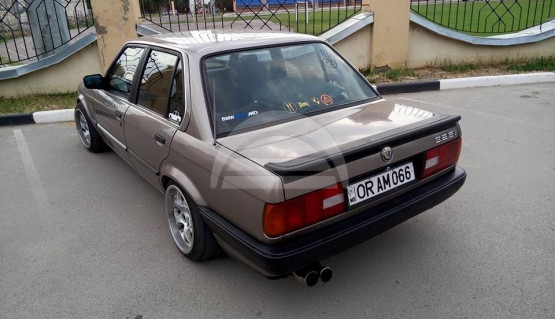 M-tech rear trunk spoiler for BMW 3 series e30 1981-1991 Sedan Coupe